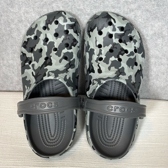 Crocs Classic Printed Camo Clogs-Black Slate Grey-Kid Size Junior 5 - Picture 10 of 11